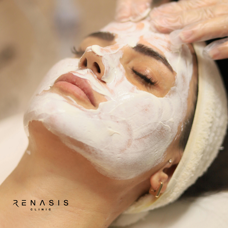 Limpieza facial profunda con Hydrapeeling + cuello y escote